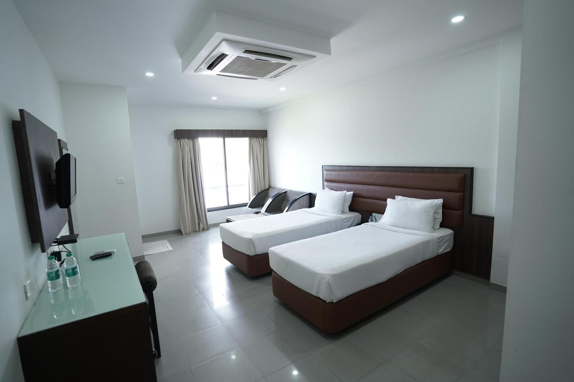 Hotel Metropolis Hubli Exterior photo