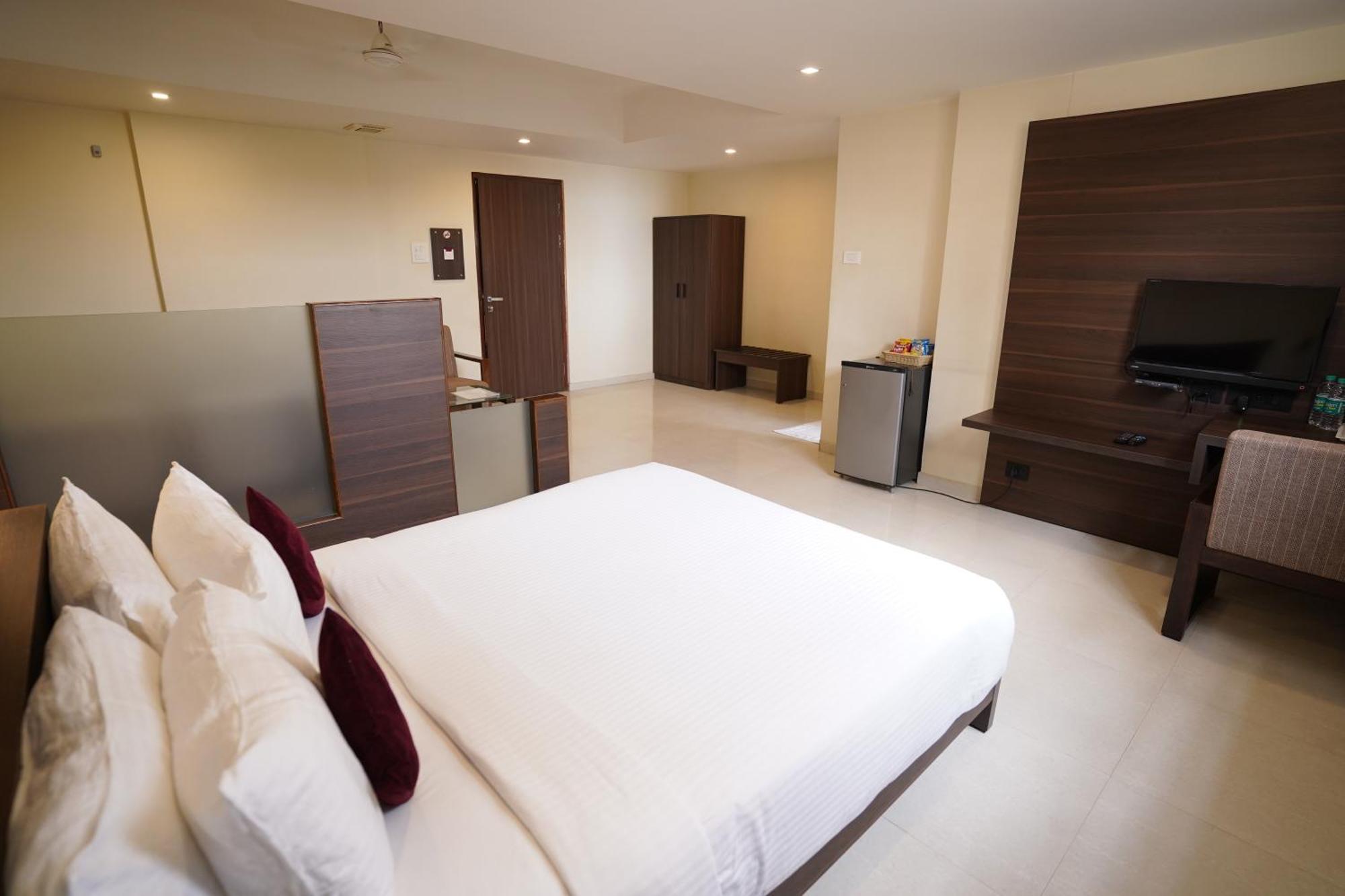 Hotel Metropolis Hubli Exterior photo