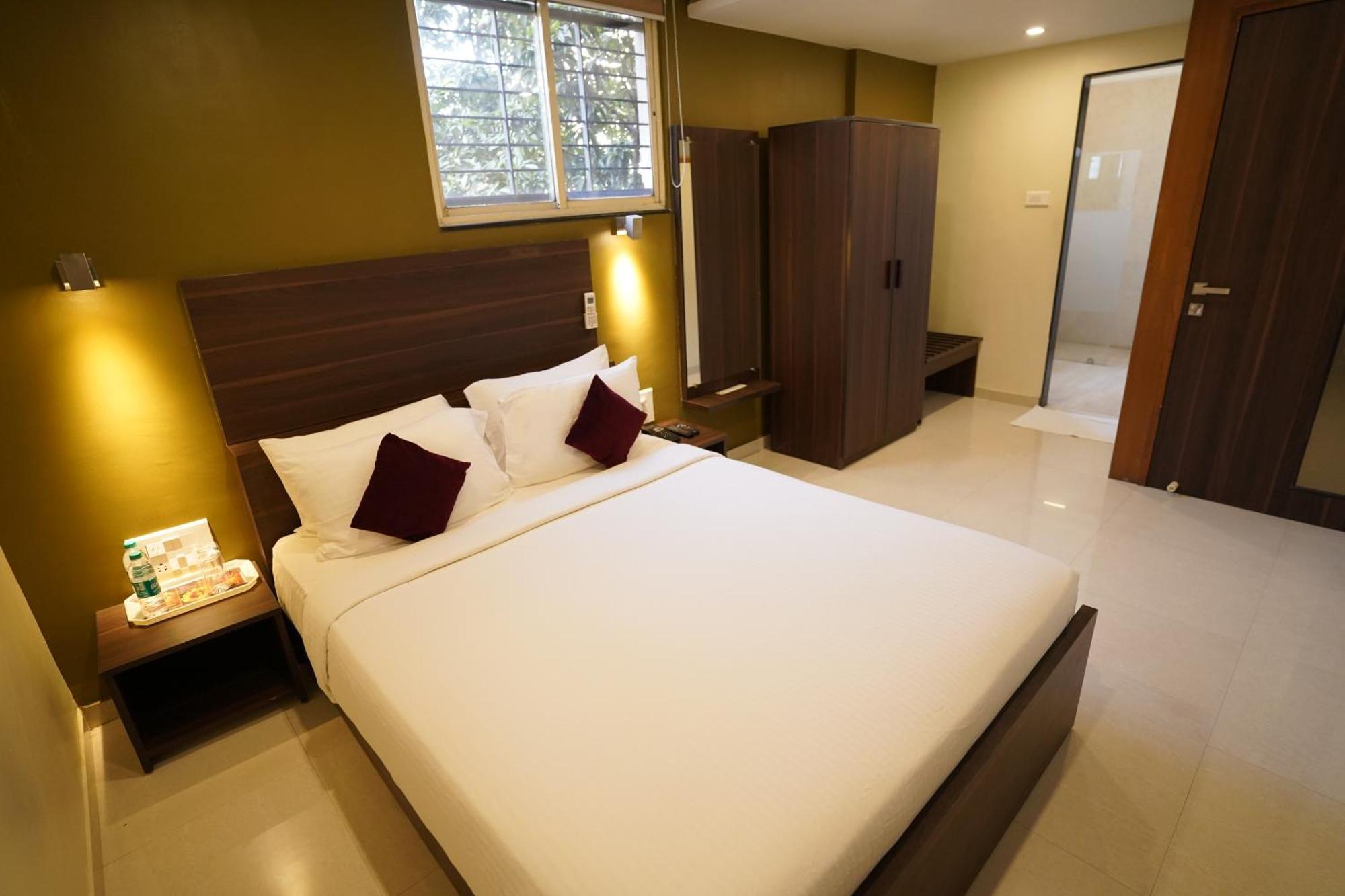 Hotel Metropolis Hubli Exterior photo